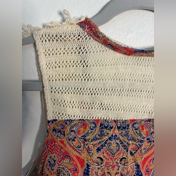 Miss Me Women’s Bohemian Paisley Lace Trim Top - Picture 6 of 6